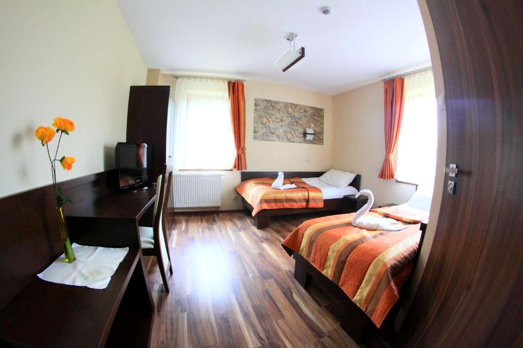 Mieszko Hotel 2*