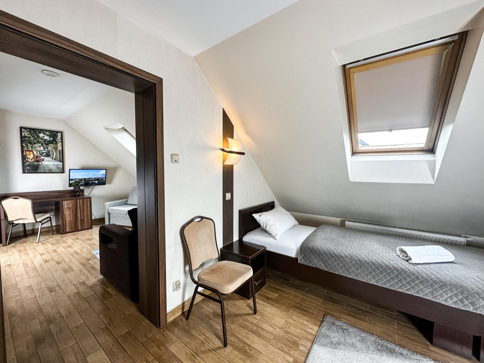 Hotel Mieszko 2*