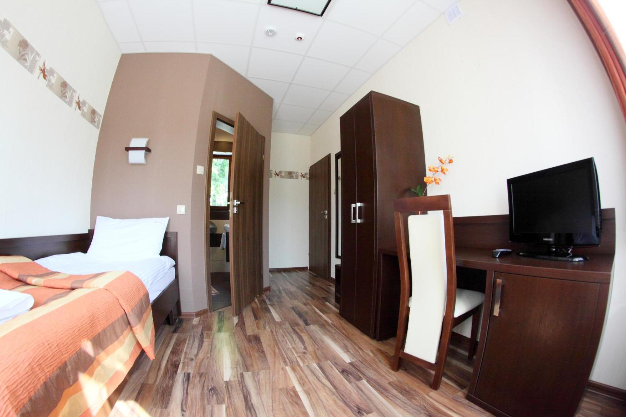 Mieszko Hotel 2*