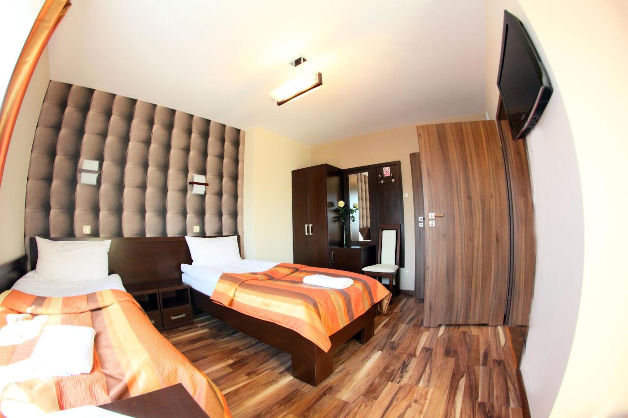 Mieszko Hotel 2*